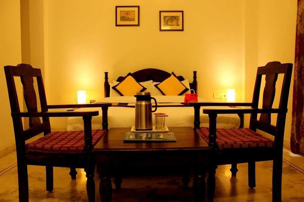 Oyo 1159 Hotel Chandra Prakash Udaipur Esterno foto