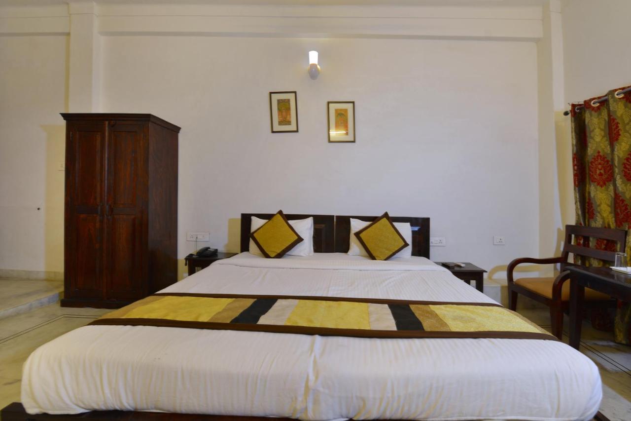 Oyo 1159 Hotel Chandra Prakash Udaipur Esterno foto