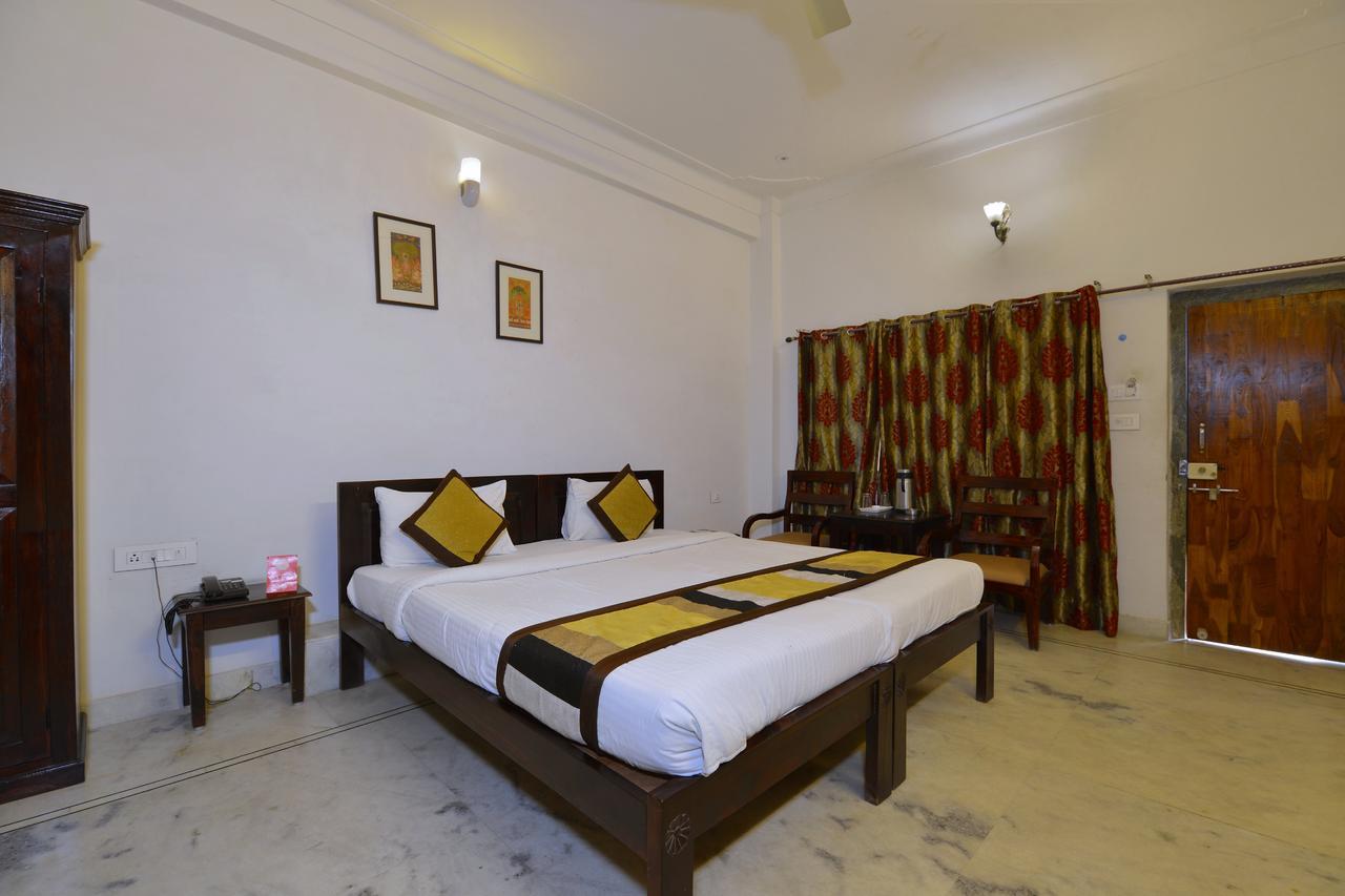 Oyo 1159 Hotel Chandra Prakash Udaipur Esterno foto